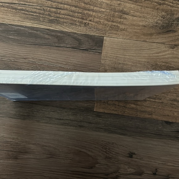 Stephen Hawking The Universe in a Nutshell Paperback Book - Picture 5 of 5